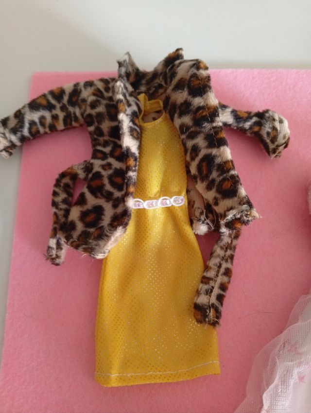 Lote 3 vestidos Barbie