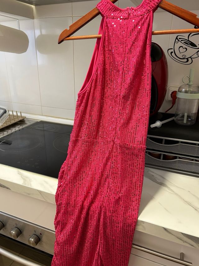 Vestido fucsia con lentejuelas
