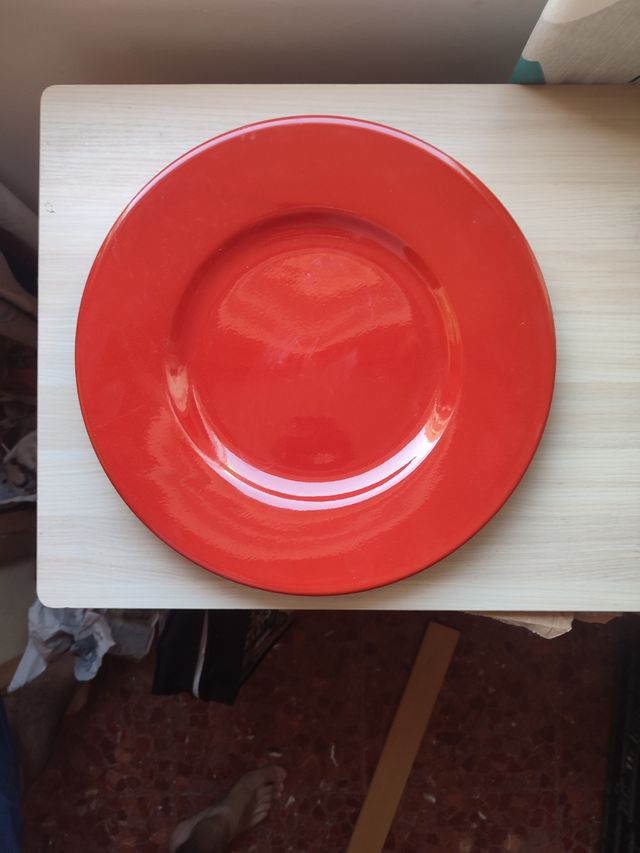 PLATO cerámica rojo 34 cm – grande y esmaltado