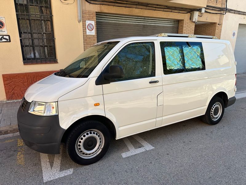 Volkswagen Caravelle 2005, foto 1