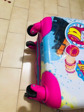 Maleta de niña con diseño de personaje