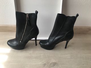 Botines de tacón negros para mujer