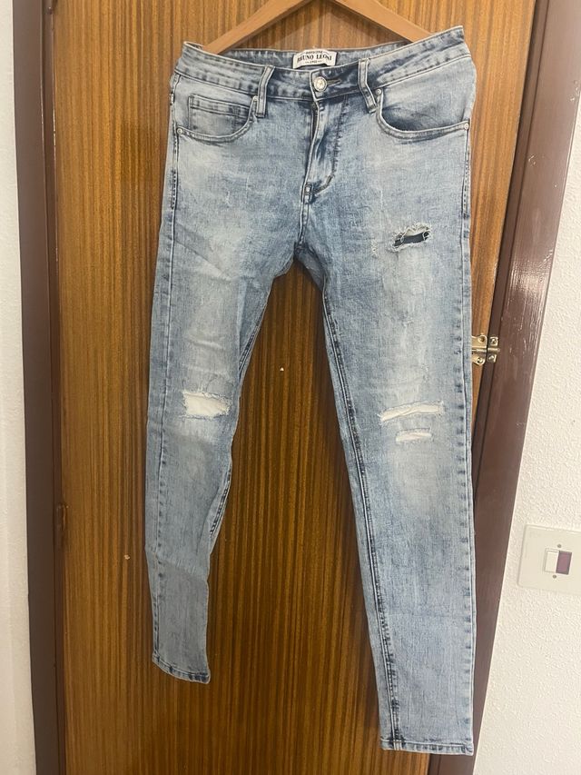 Pantalón vaquero BRUNO LEONI desgastado