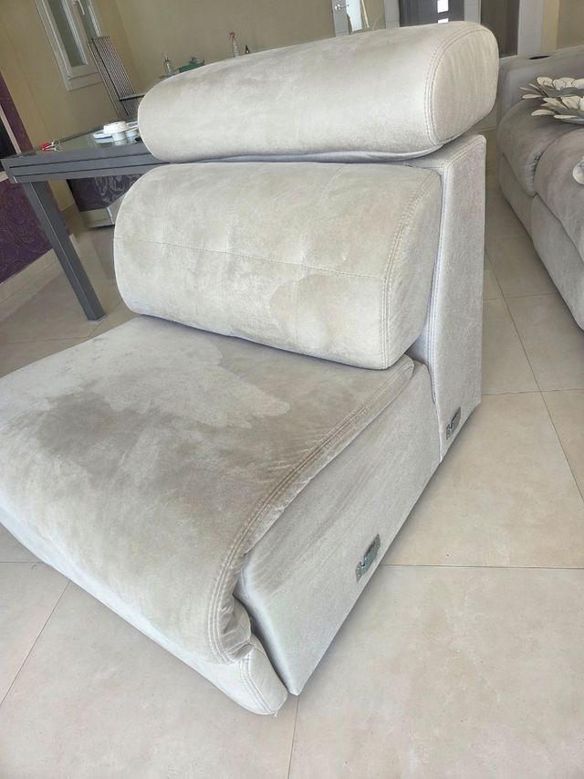 Sillón beige de ante