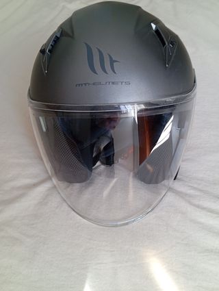 Casco de moto MT Helmets gris