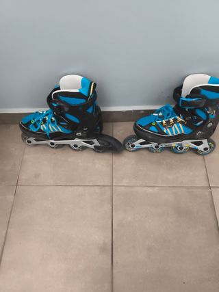 Patines en línea azules