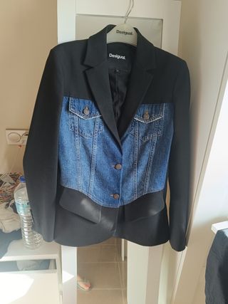 Americana Desigual Negra y Azul