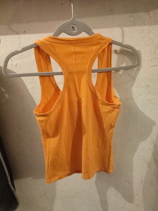 Camiseta ONLY naranja espalda nadadora Talla S