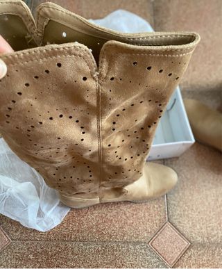 Stivali al ginocchio beige traforati taglia 41