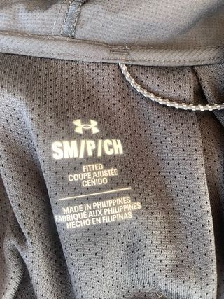 Chaqueta Under Armour Negra con Capucha original
