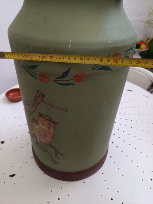 Lecgera verde con dibujo de búhos