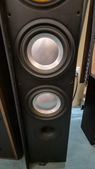 Bowers & Wilkins 683. B&W.