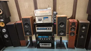 Bowers & Wilkins 683. B&W.