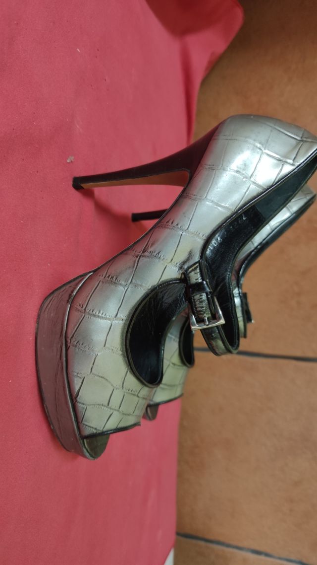 Pons Quintana Talla 41 Tacones Plateados