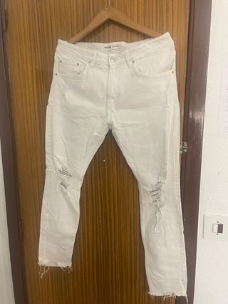 Pantalones Bershka blancos rotos