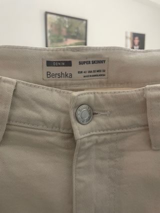 Pantalones Bershka blancos rotos