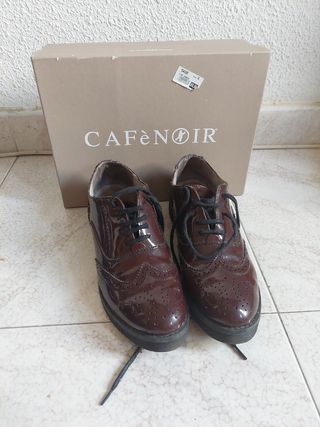 Zapatos Oxford Granate Brillantes