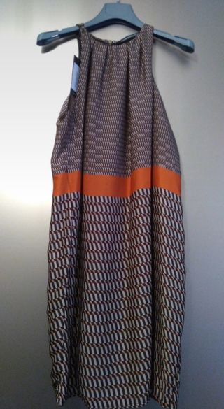 Abito fantasia multicolor con banda arancione