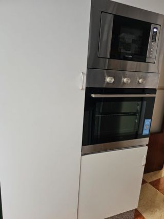 Horno convencional y microondas con mueble
