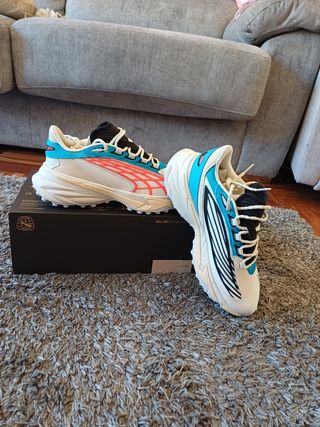 Zapatillas Puma Blancas y Azules