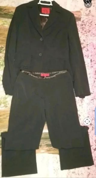 Traje marrón chaqueta y pantalón