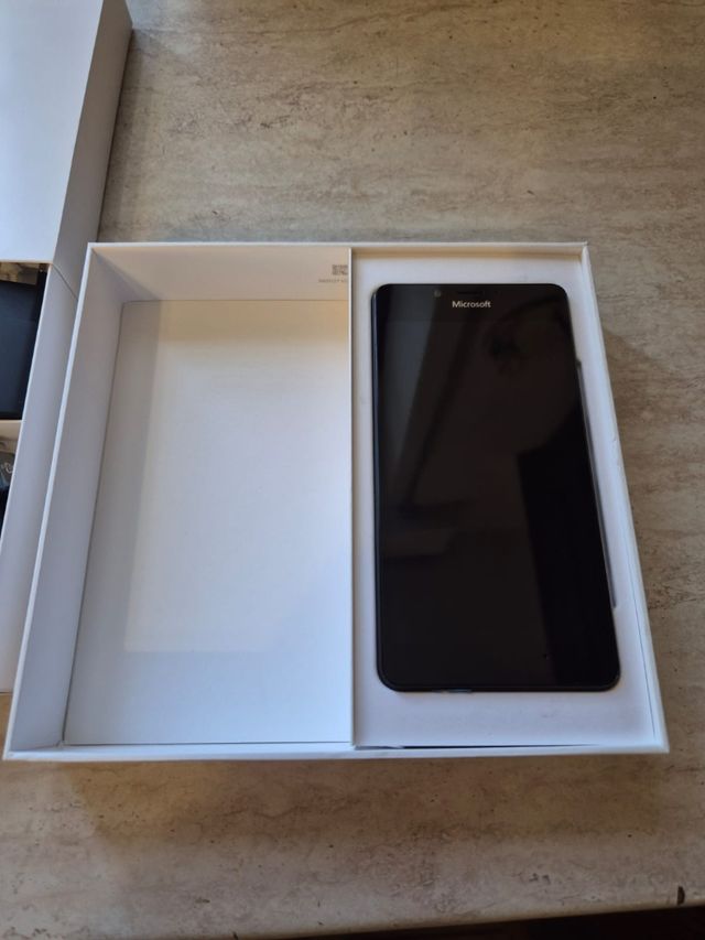 Nokia Lumia 950 
32 giga
Nero