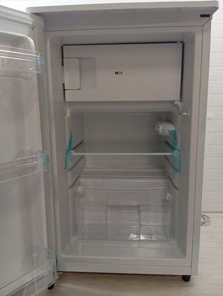 Refrigerador Stillstern 88L con congelador Nevera 