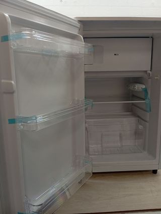 Refrigerador Stillstern 88L con congelador Nevera 