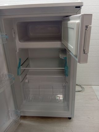 Refrigerador Stillstern 88L con congelador Nevera 