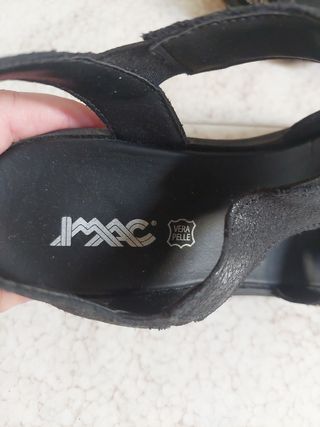 Sandalias negras con pedrería