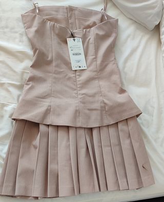 Vestido Beige con Plisado Talla XS