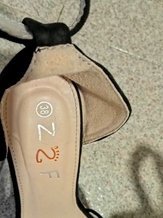 Zapatos de tacón Z&F con flores