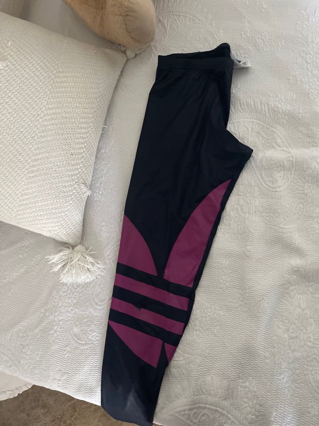 Mallas Adidas Negras con Rayas Blancas