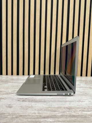 MacBook Air 13" 2015 i7 8gb 256gb SSD