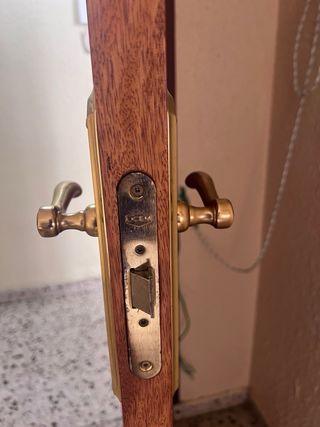 Puerta madera embero.