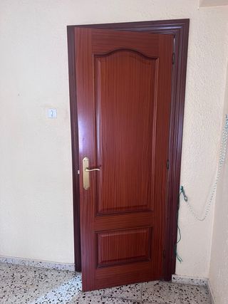 Puerta madera embero.