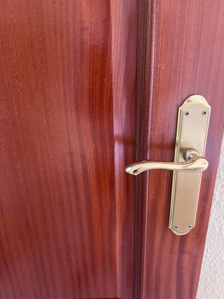 Puerta madera embero.