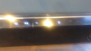 Barra de Sonido Samsung Negra con mando.