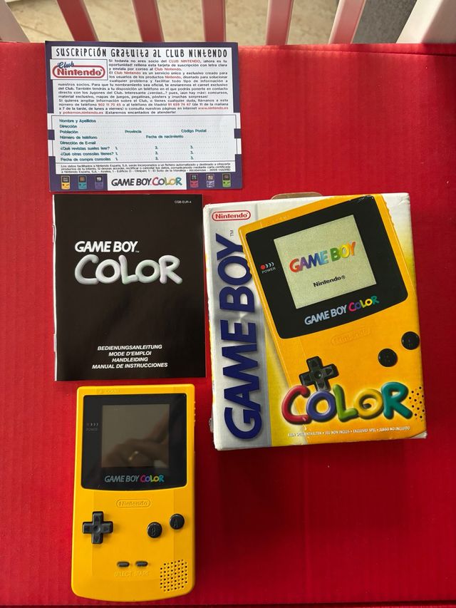 Nintendo Game Boy Colore Giallo