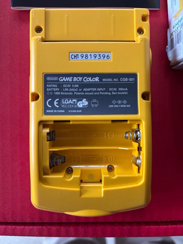 Nintendo Game Boy Colore Giallo