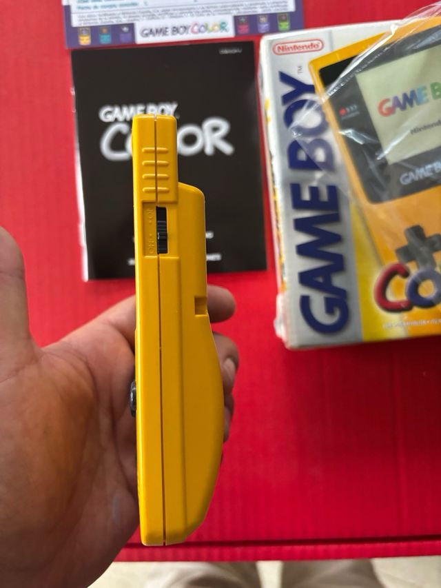 Nintendo Game Boy Colore Giallo