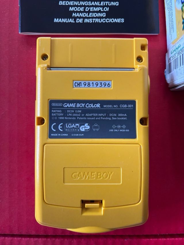 Nintendo Game Boy Colore Giallo
