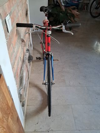 Bicicleta de Aluminio Roja