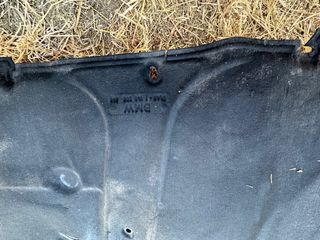Aislante Capot BMW E60