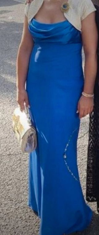 Abito lungo blu con decorazioni