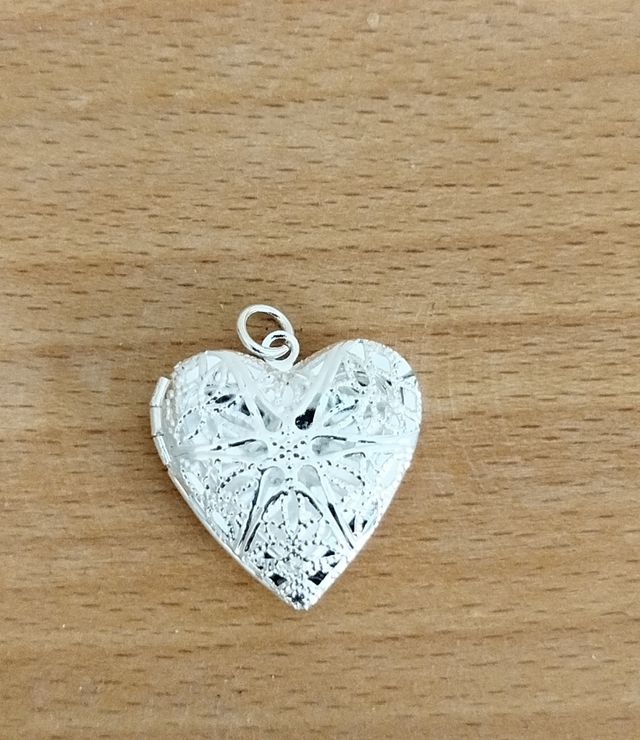 Collar Colgante Corazón Relicario Plata