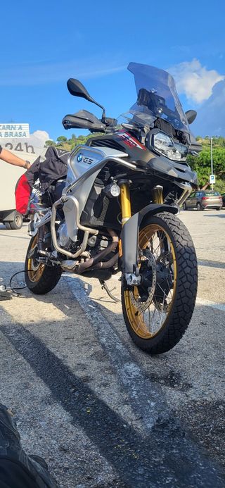 BMW GS 850 Adventure.
Como nueva