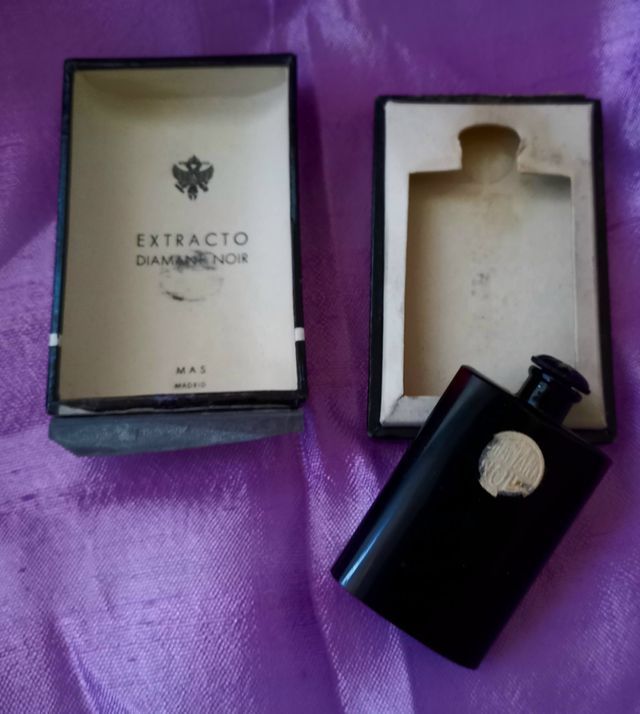 Caja y Frasco de Perfume antiguo (siglo pasado)