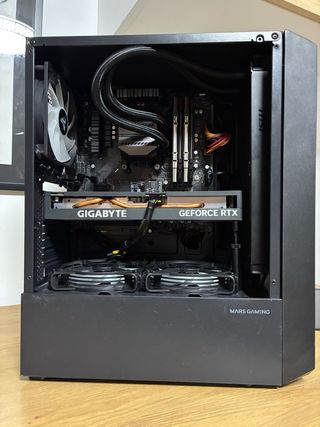 PC Gamer Ryzen 7 5700X/RTX 4060/32GB RAM.