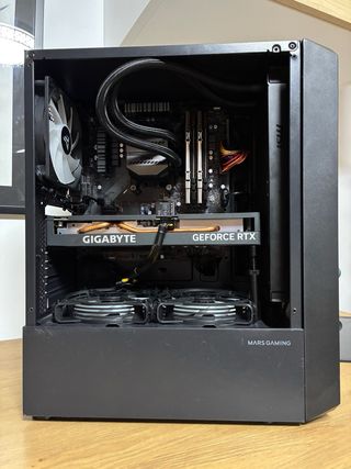 PC Gamer Ryzen 7 5700X/RTX 4060/32GB RAM.